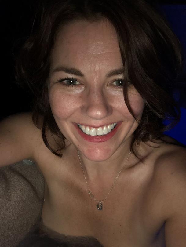 Arina - Sie sucht Sex in Hacklberg Profil von Arina, 32 Jahre, Sie sucht Sex in Hacklberg (Bayern)